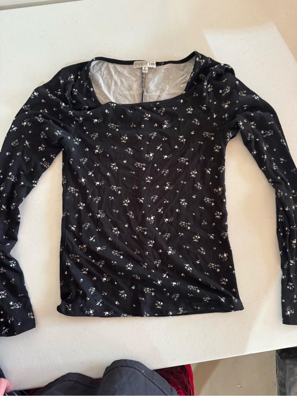 Forever 21 Black Long-Sleeve Floral Scoop Neck Top